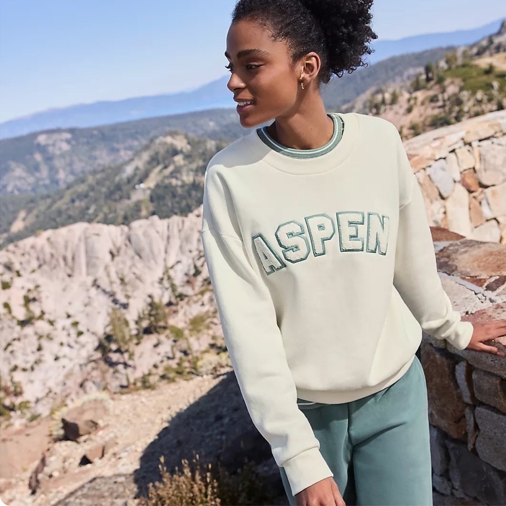 LANDSEND Women Serious Sweats Oversized Crew Neck Sweatshirt with Pockets! ๐ - Picture 2 of 5